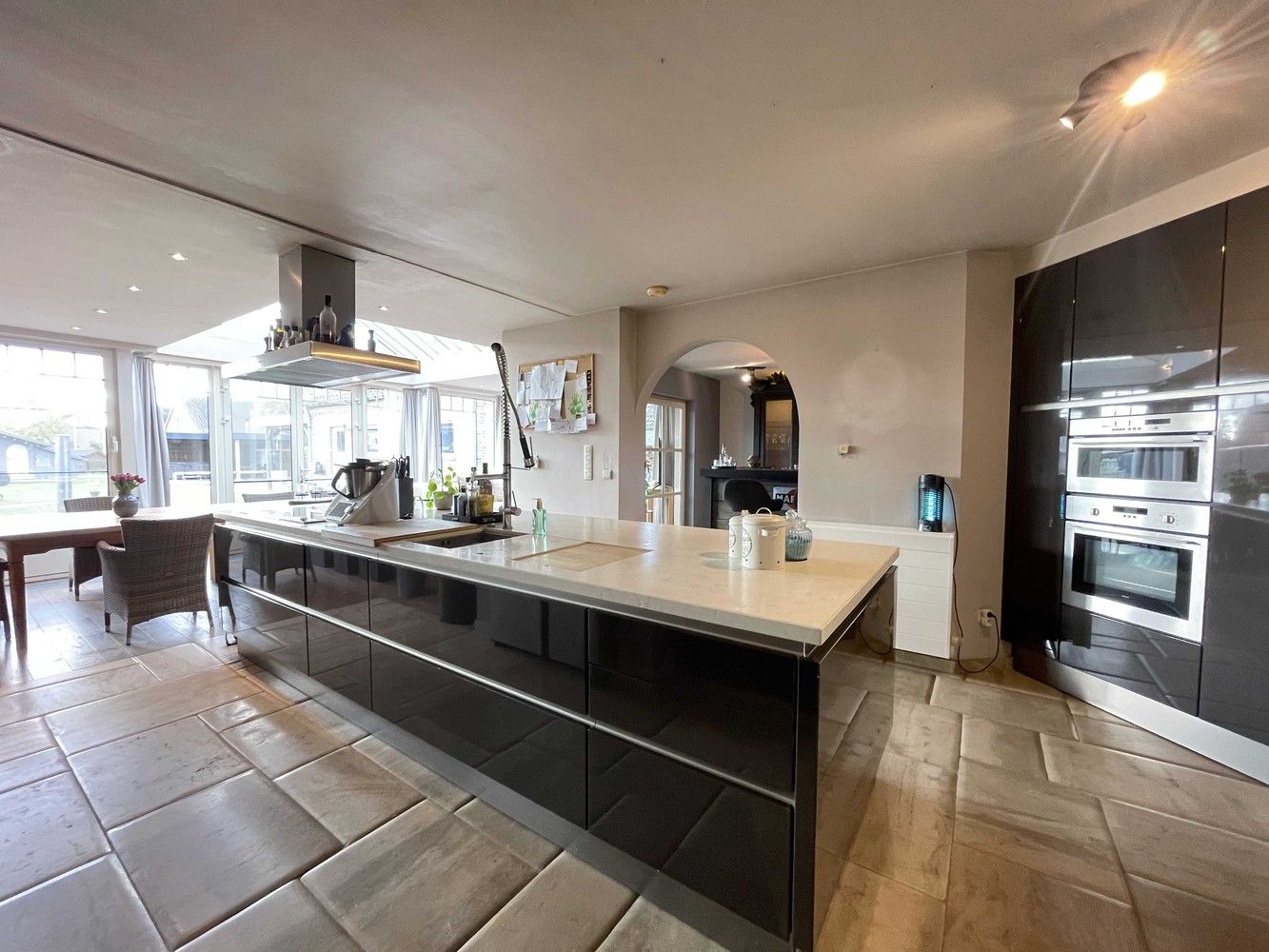 Gunstig gelegen woning met zwembad foto 6