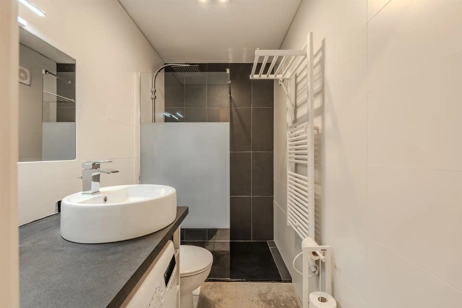 Instapklare studio met zijdelings zeezicht foto 10