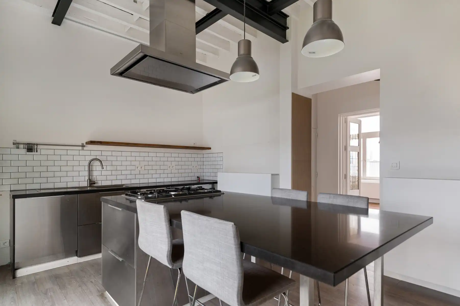 Karaktervolle herenwoning met tuin, koetshuis en veel ruimte foto 15