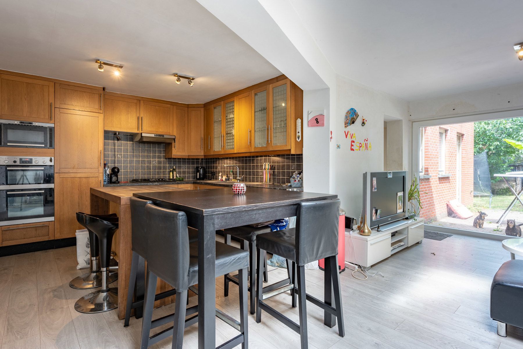 Instapklaar gelijkvloers appartement in hartje Stabroek! foto 2