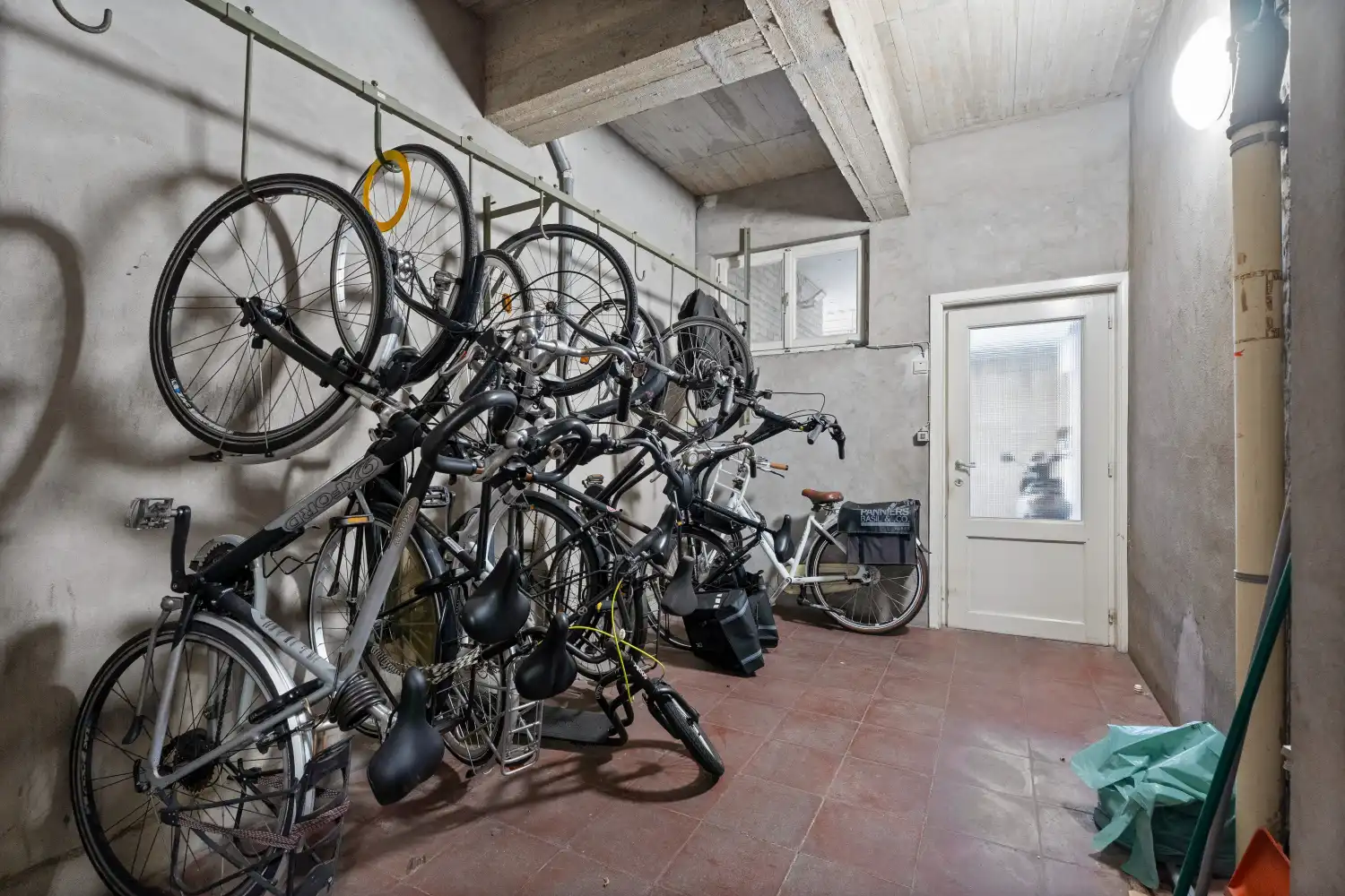 Centraal gelegen één slaapkamerappartement foto 18