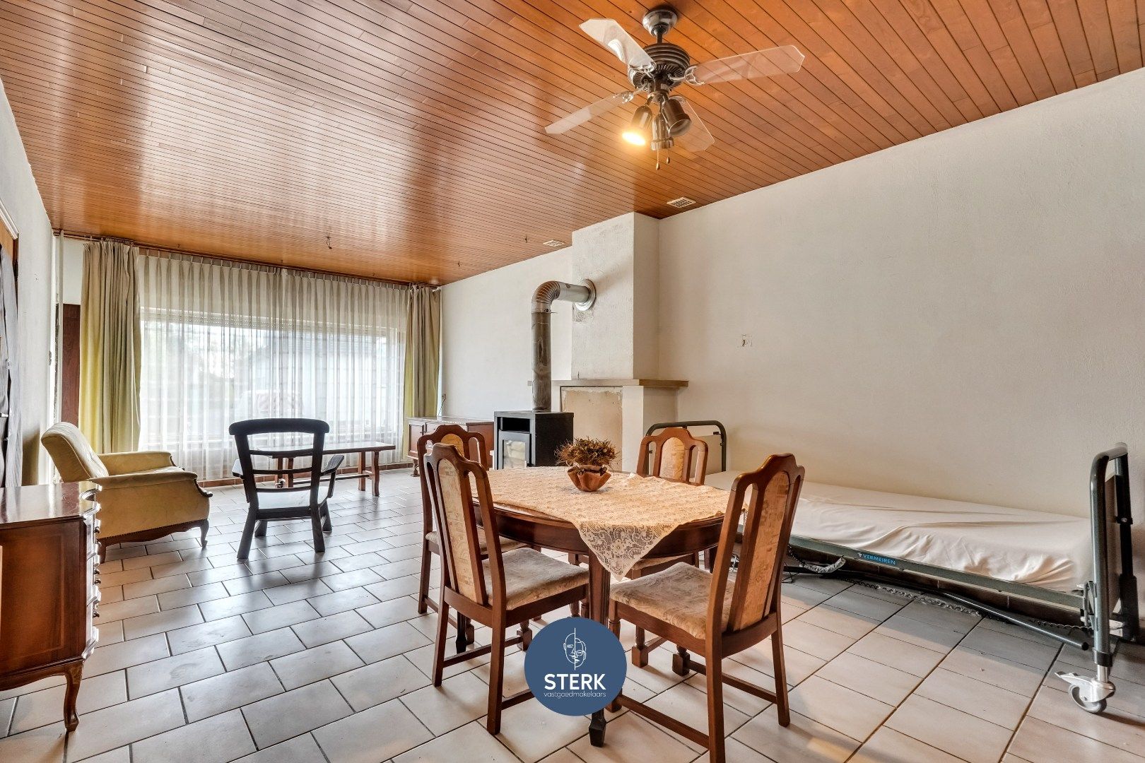 OP TE KNAPPEN GEZINSWONING MET RUIME TUIN TE OPGRIMBIE !  foto 2