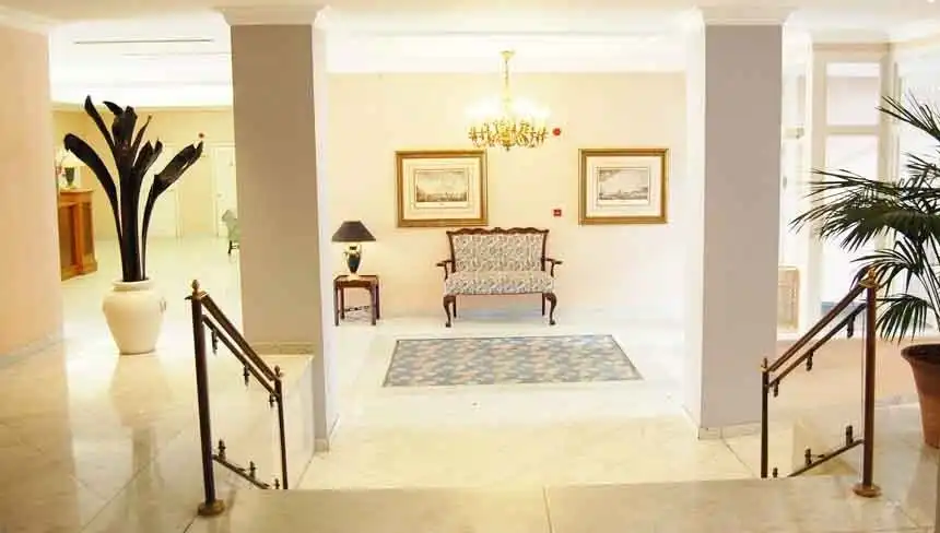 Gerenoveerde serviceflat met 1slk in klassevolle residentie in hartje Brugge foto 20