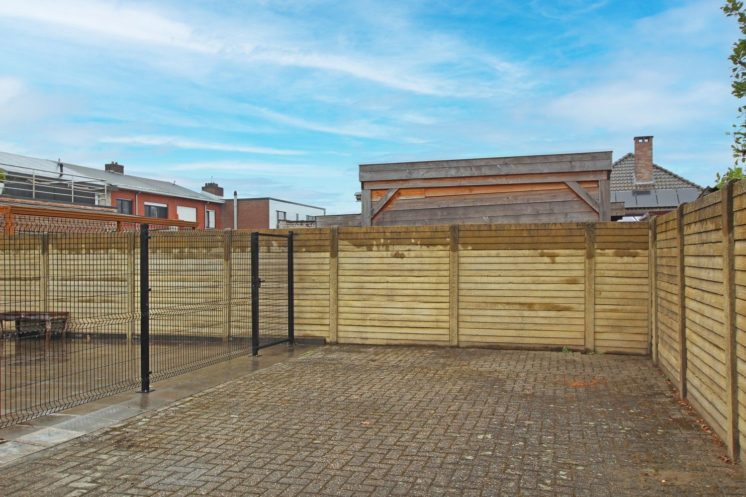 Ruim, gelijkvloers appartement met 2 slaapkamers, terras en een autostaanplaats! foto 16