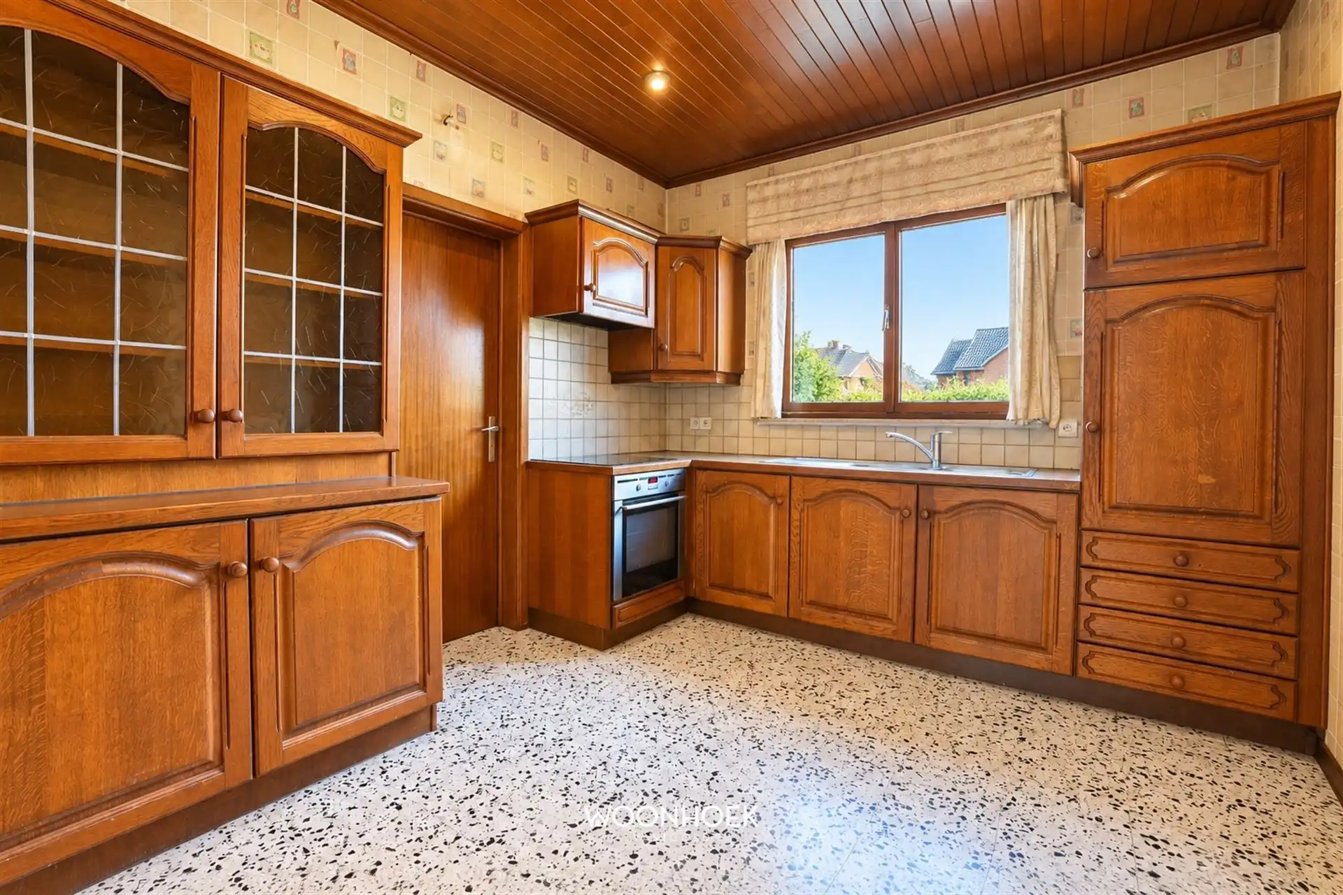 Vrijstaande bungalow met zonnige tuin op toplocatie foto 5