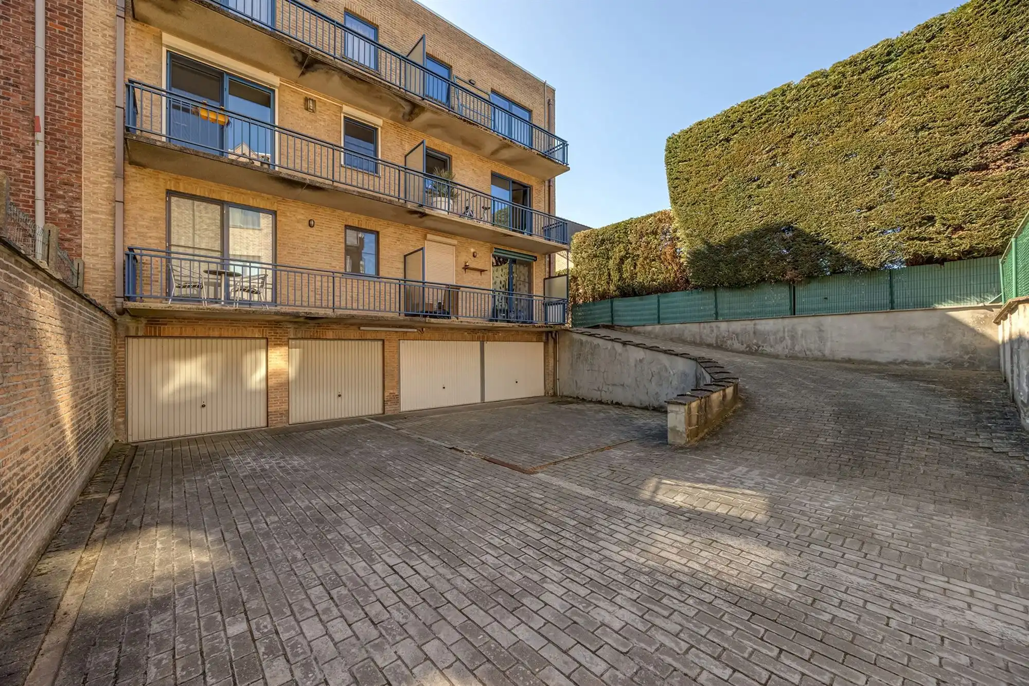 Lichtrijk appartement met terras en garage in Mechelen foto 15
