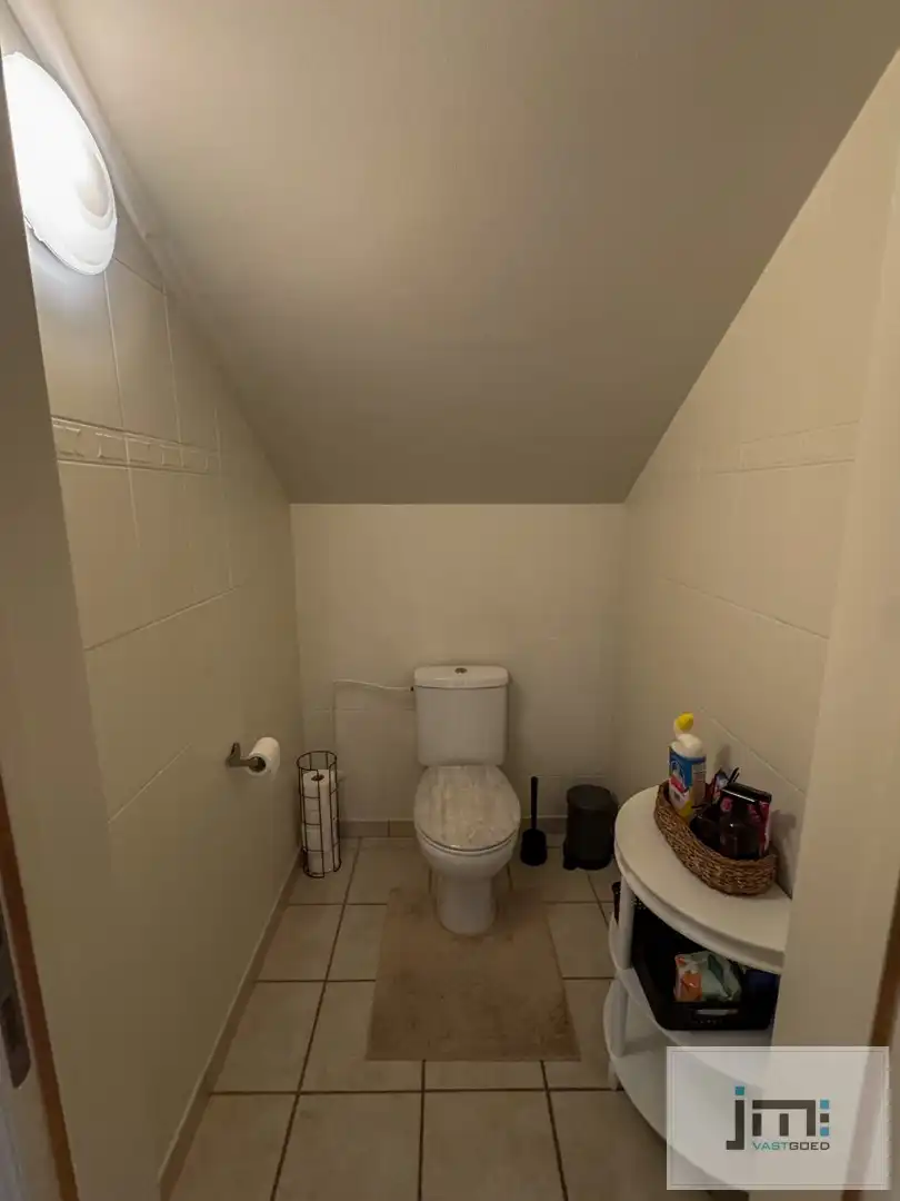 Instapklaar 3-slaapkamerappartement op toplocatie in Borgloon foto 12