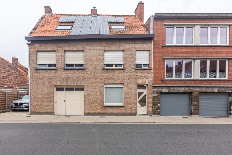 Ruime woning met 4 slaapkamers, ingerichte keuken, grote garage en tuin (zonnepanelen...) foto 18