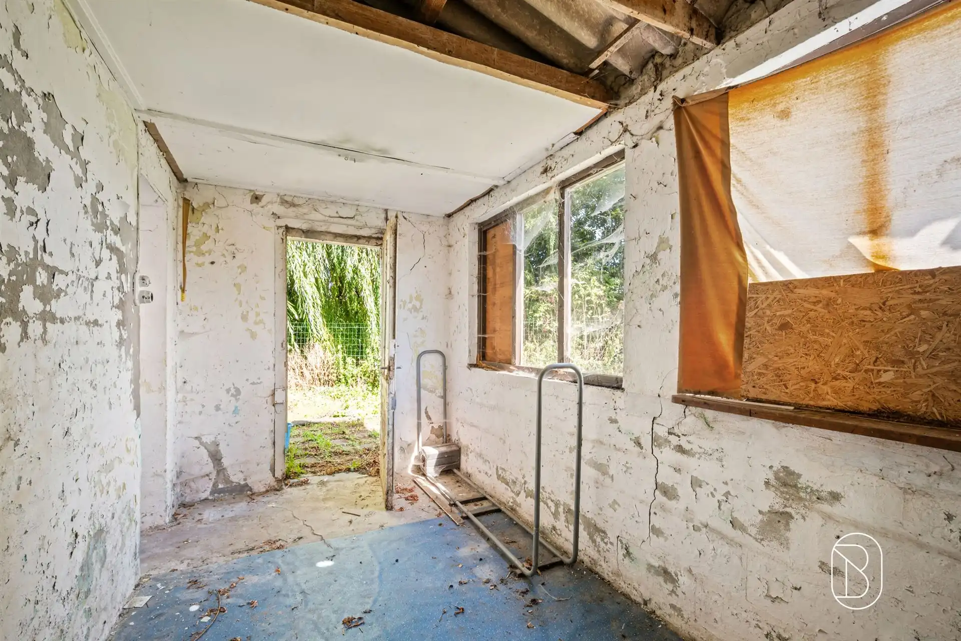 Volledig te renoveren woning, veel potentieel! foto 36