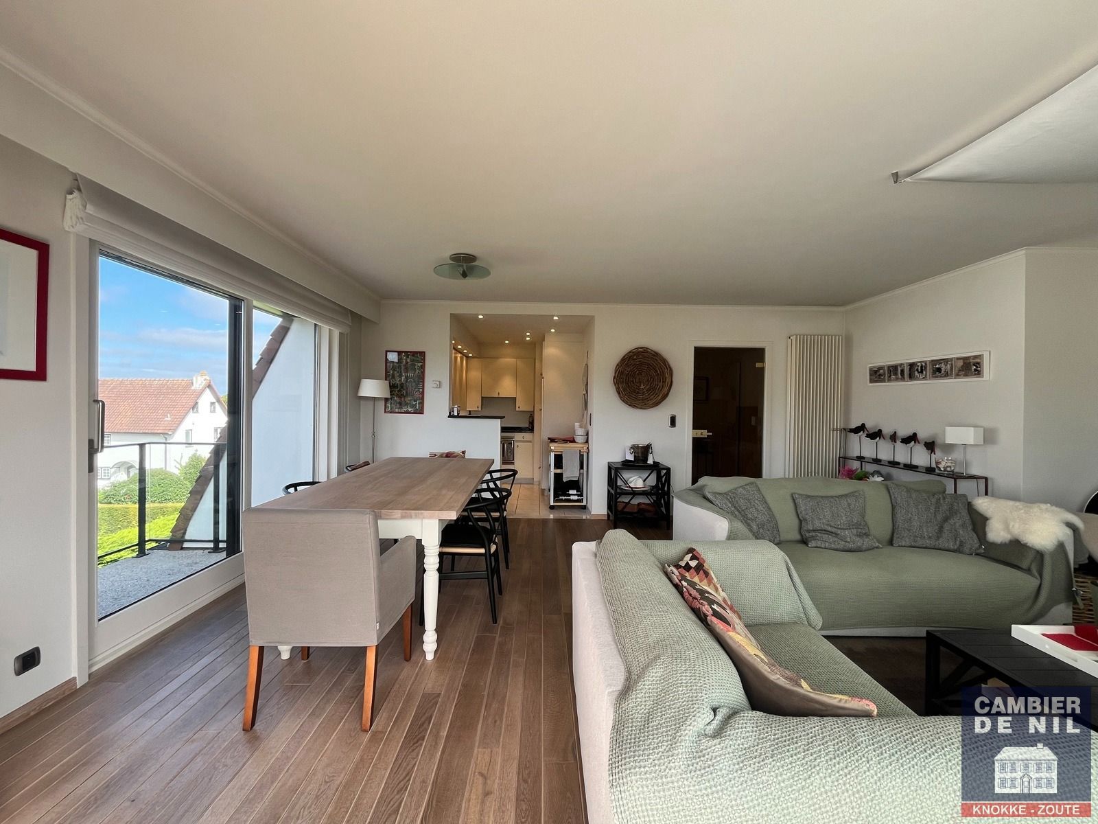 Prachtig ongemeubeld appartement op enkele stappen van het Albertplein!  foto 4