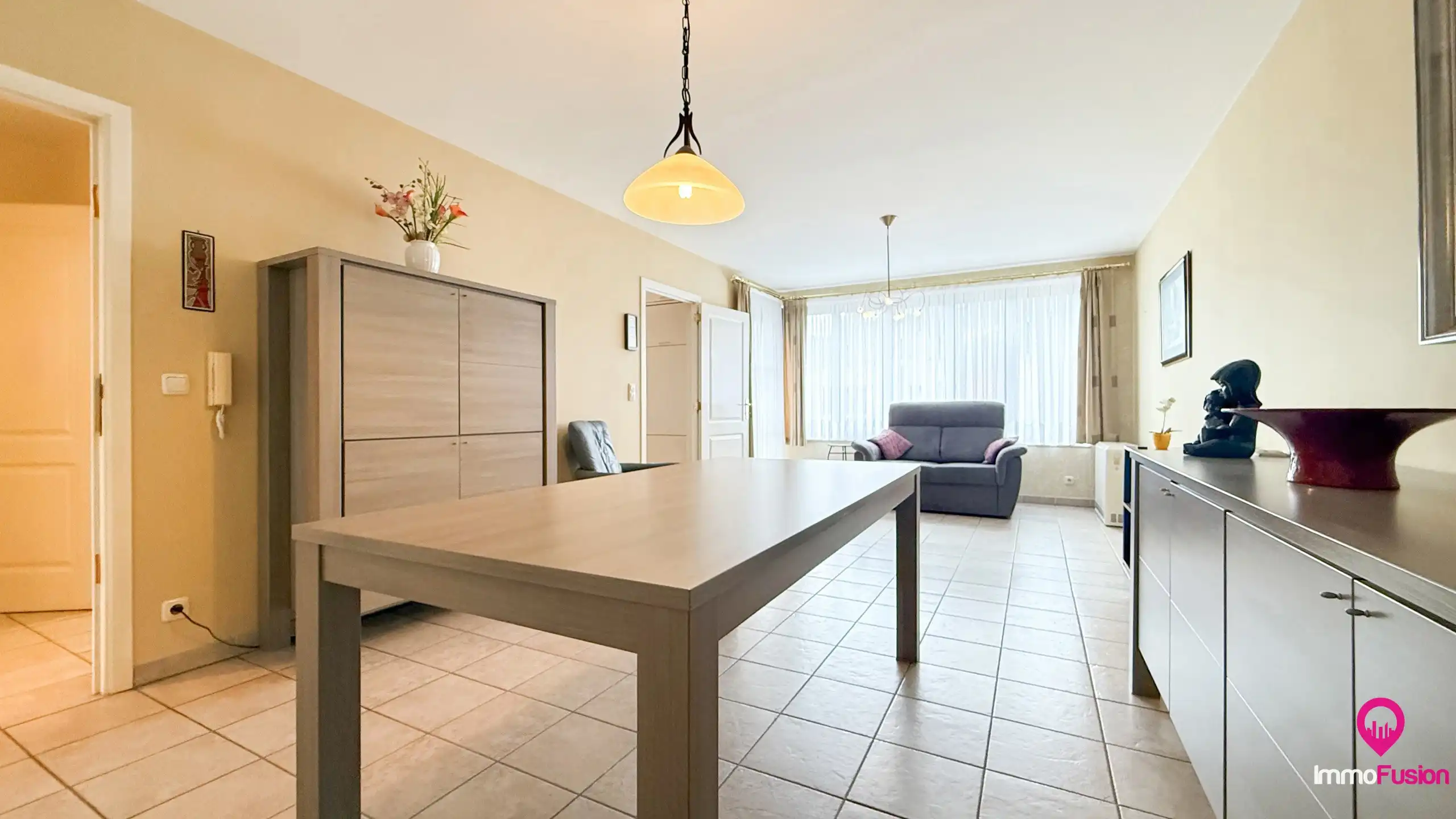 Appartement met 2 slpks, terras, garage en autostaanplaats! foto 4