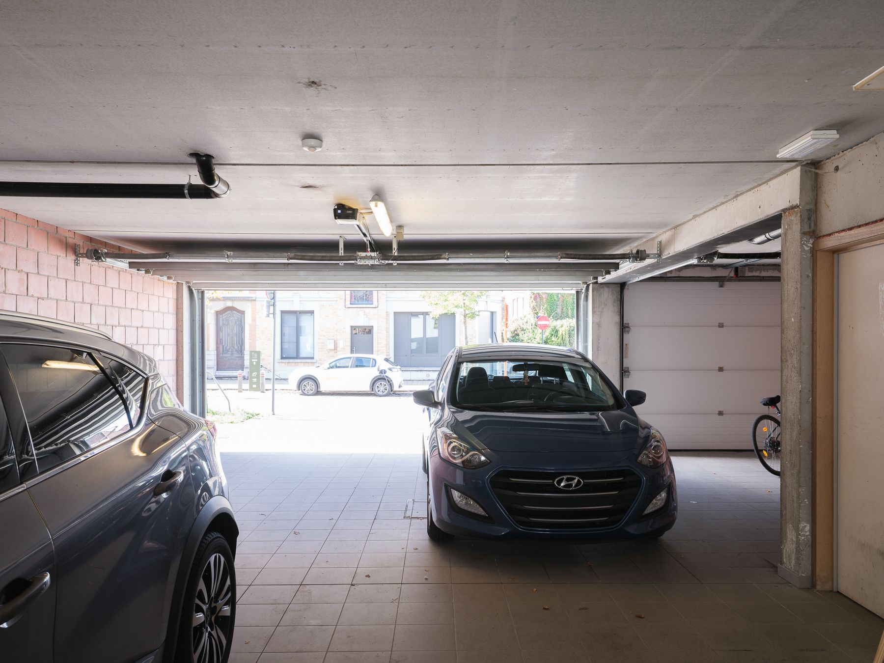 Instapklaar éénslaapkamerappartement met terras en autostaanplaats foto 15