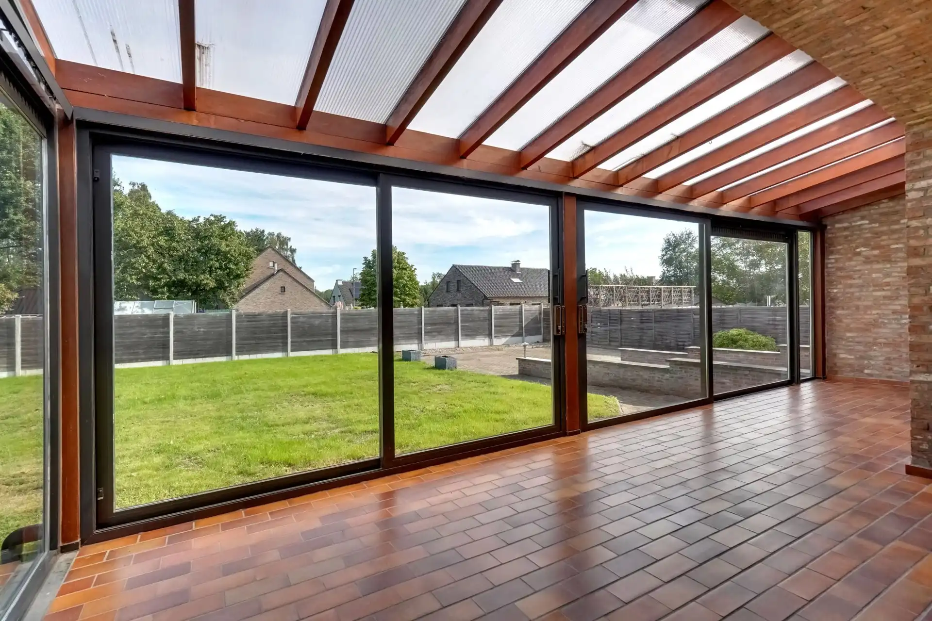 Vrijstaande, gelijkvloerse woning met zolder en kelder foto 9