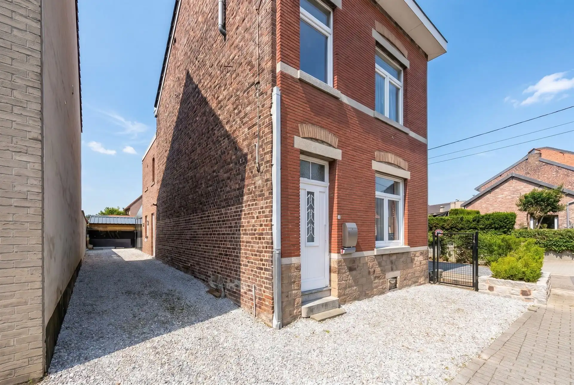 Gerenoveerde woning (213m²) met 4 slaapkamers in het rustige Moelingen (Voeren) foto 5