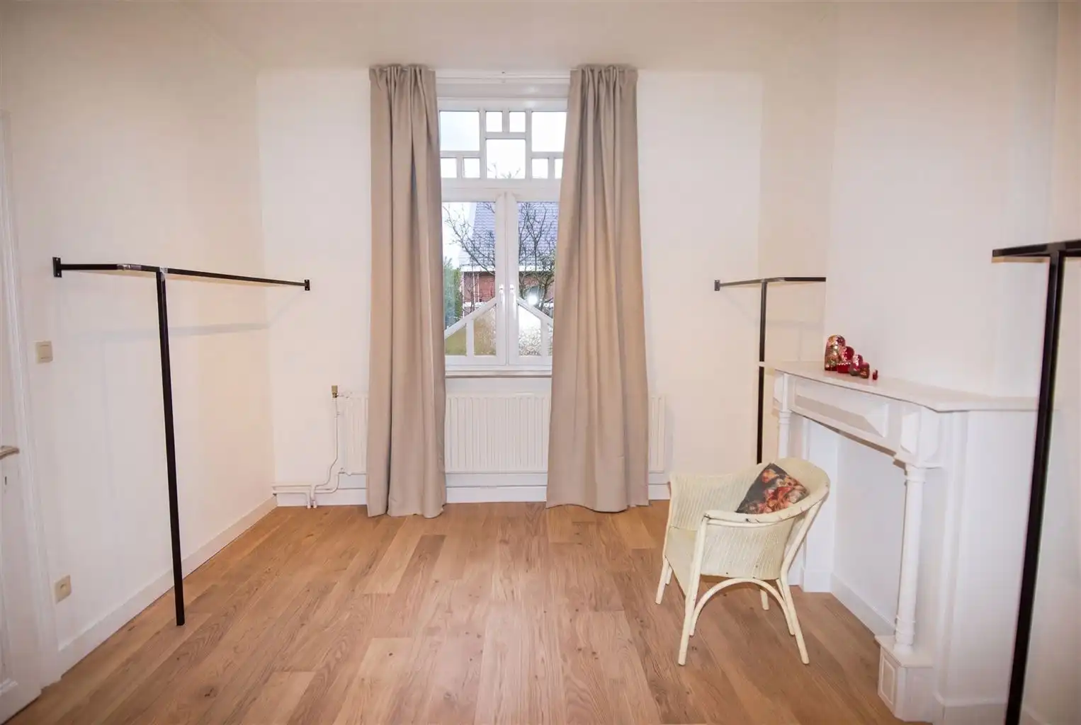 Volledig gerenoveerd, instapklaar herenhuis in eclectische stijl  met 3 slaapkamers(+dressing), mooi aangelegde tuin en autostaanplaats. foto 19