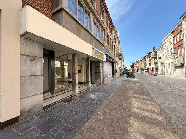 Handelspand te huur op toplocatie in het centrum van Maaseik. foto 3