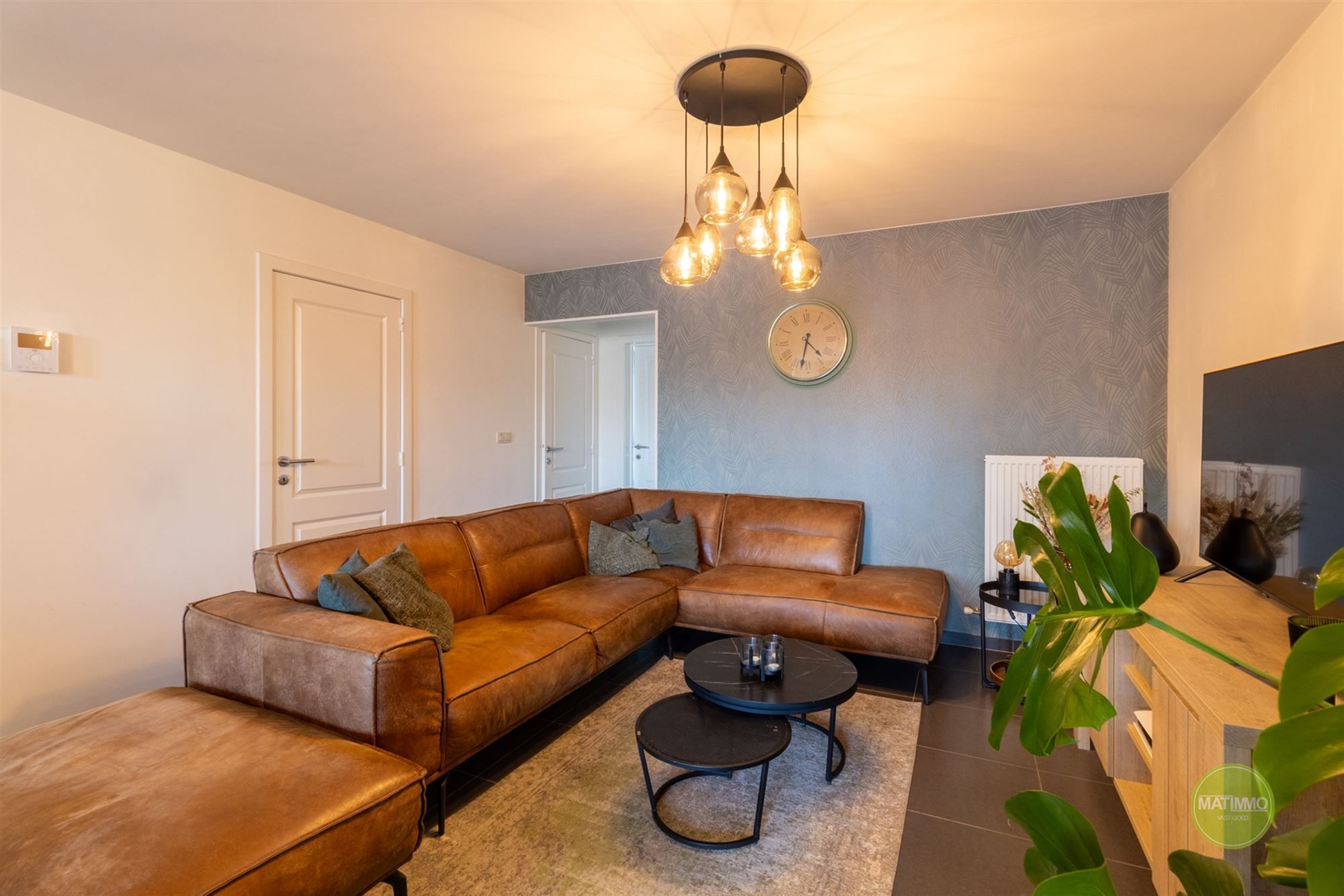 Instapklaar appartement met terras in Geel foto 5