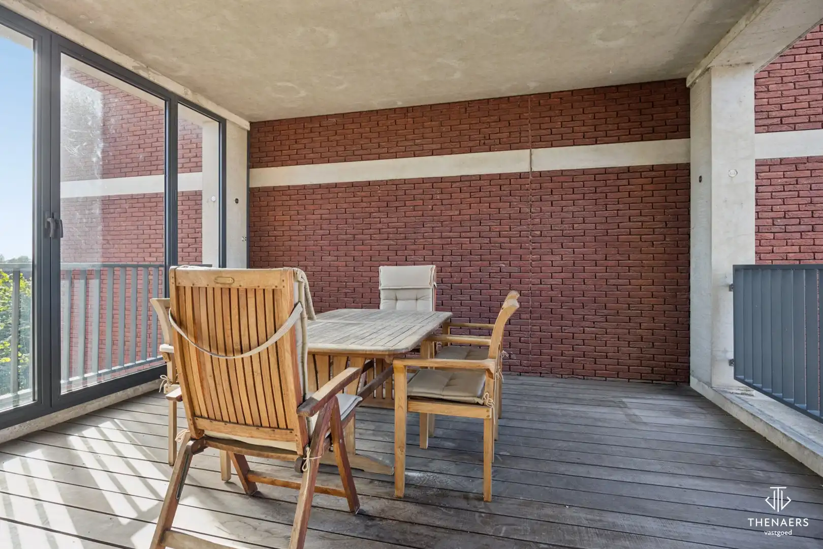 Ruim appartement van 166 m² met 2 terrassen en ondergrondse autostaanplaats in hartje Sint-Truiden. foto 6