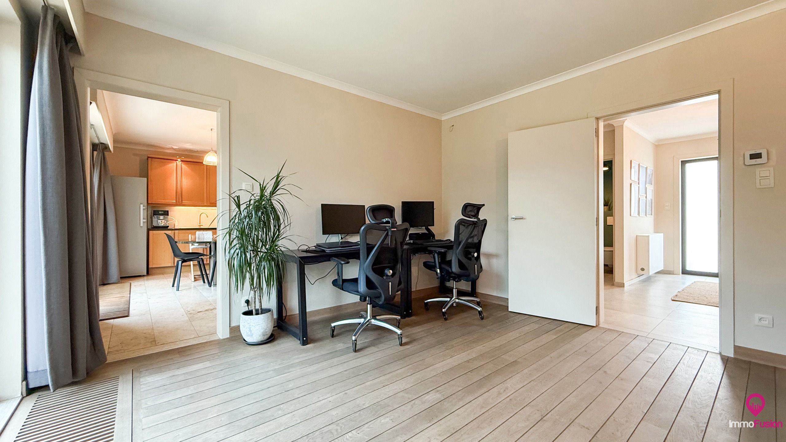 Gerenoveerde gelijkvloerse woning met 3 slpks en garage! foto 8