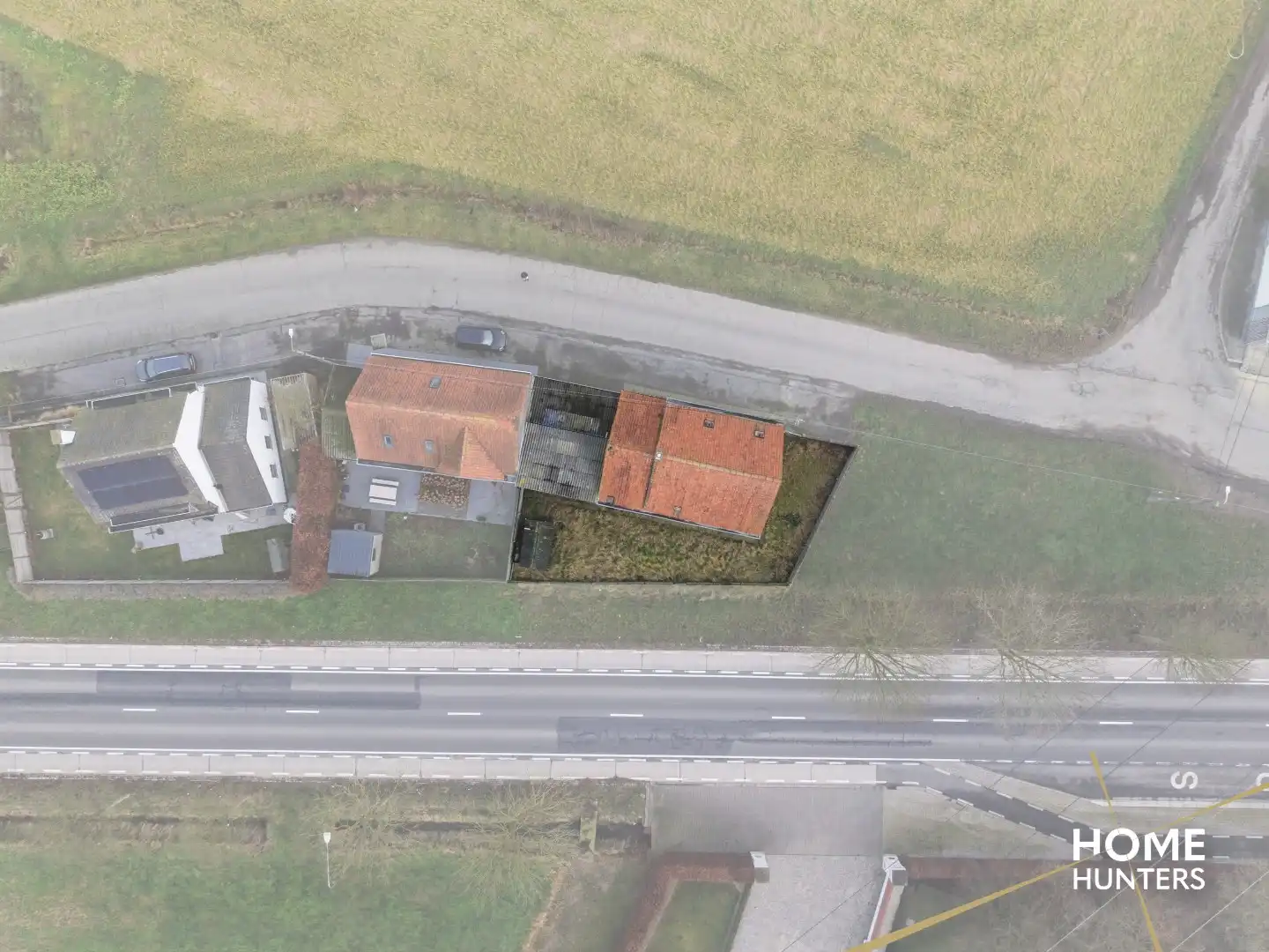 Te renoveren woning met garage en tuin in landelijke omgeving nabij Zonnebeke foto 5