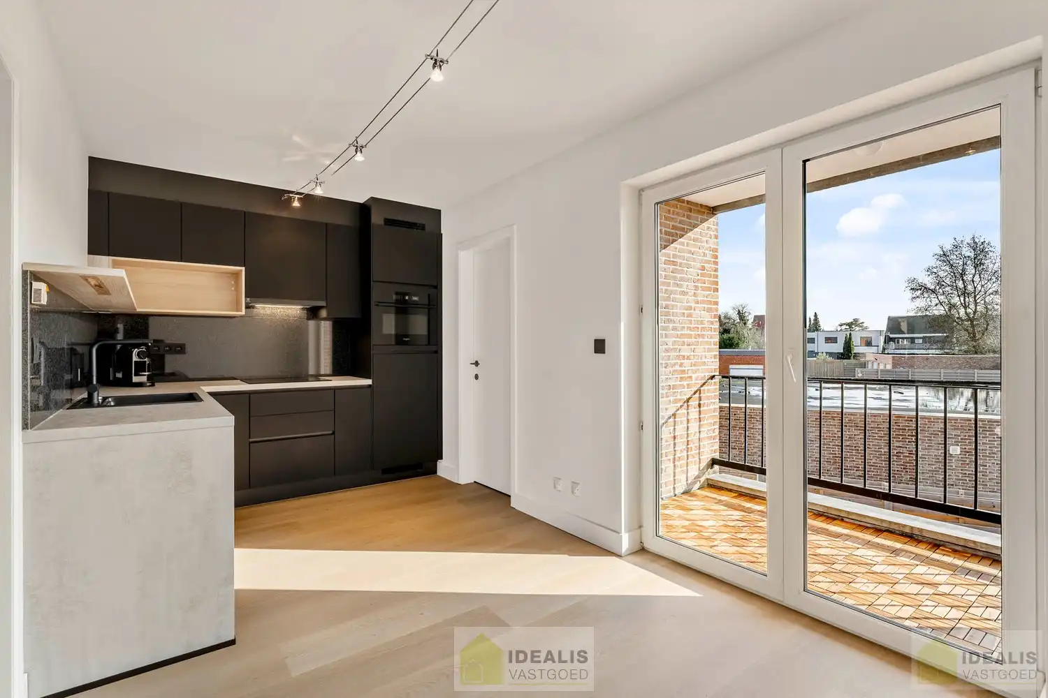 IDEALIS VASTGOED - PRACHTIG GERENOVEERD DUPLEXAPPARTEMENT IN HARTJE HAMONT! foto 8