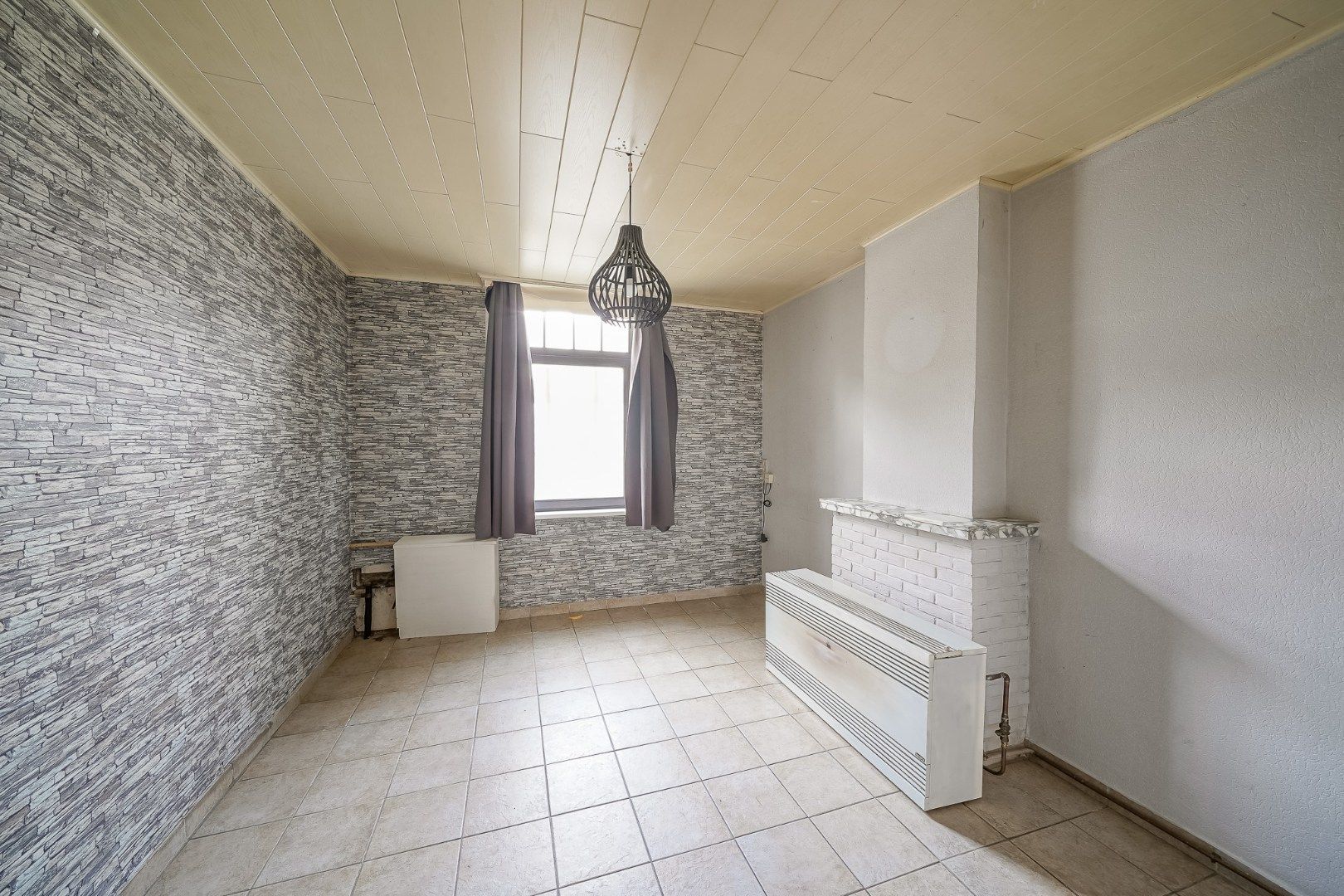 Te renoveren gezinswoning met potentieel! foto 3