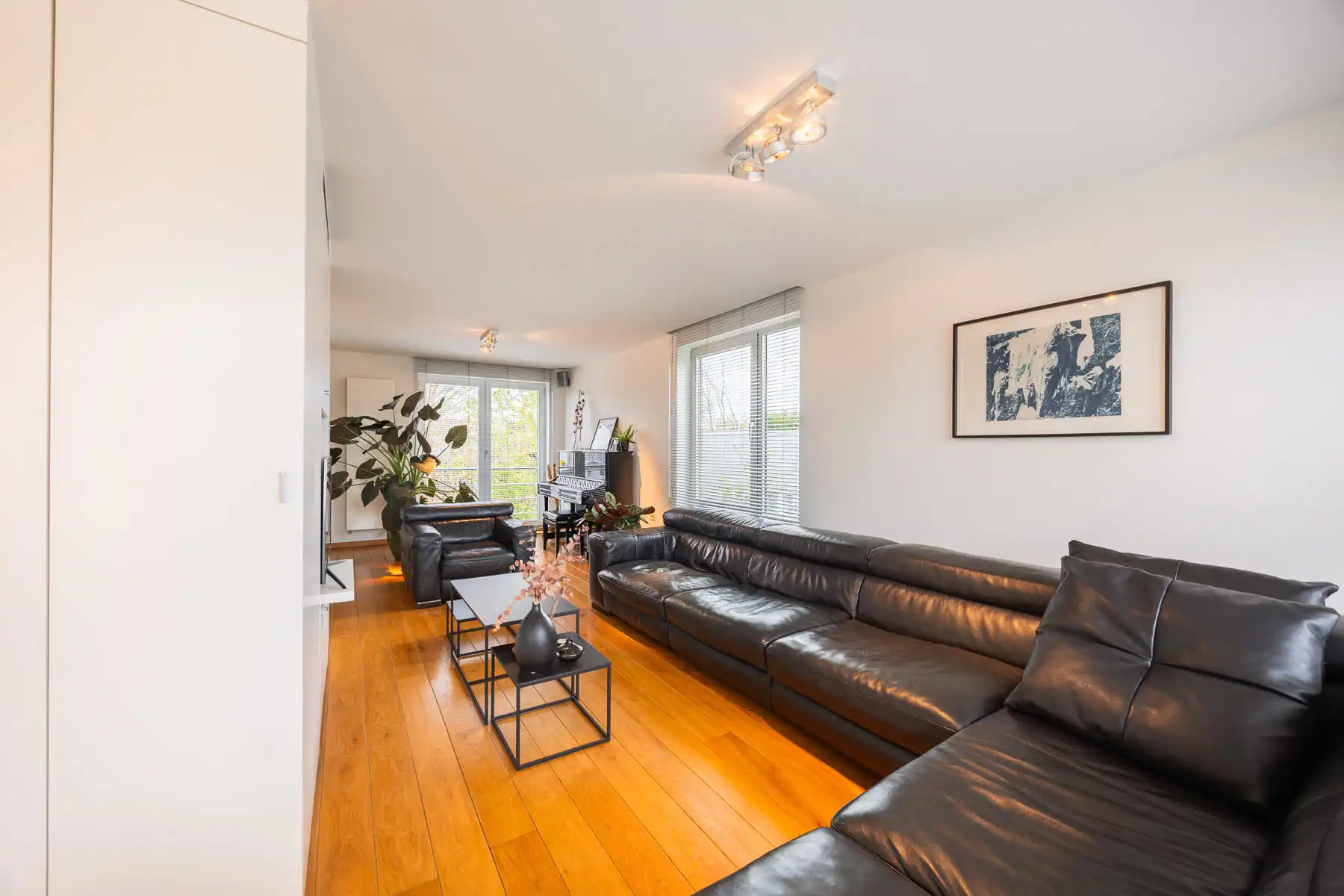 Ruime woning op centrale ligging met topafwerking foto 7