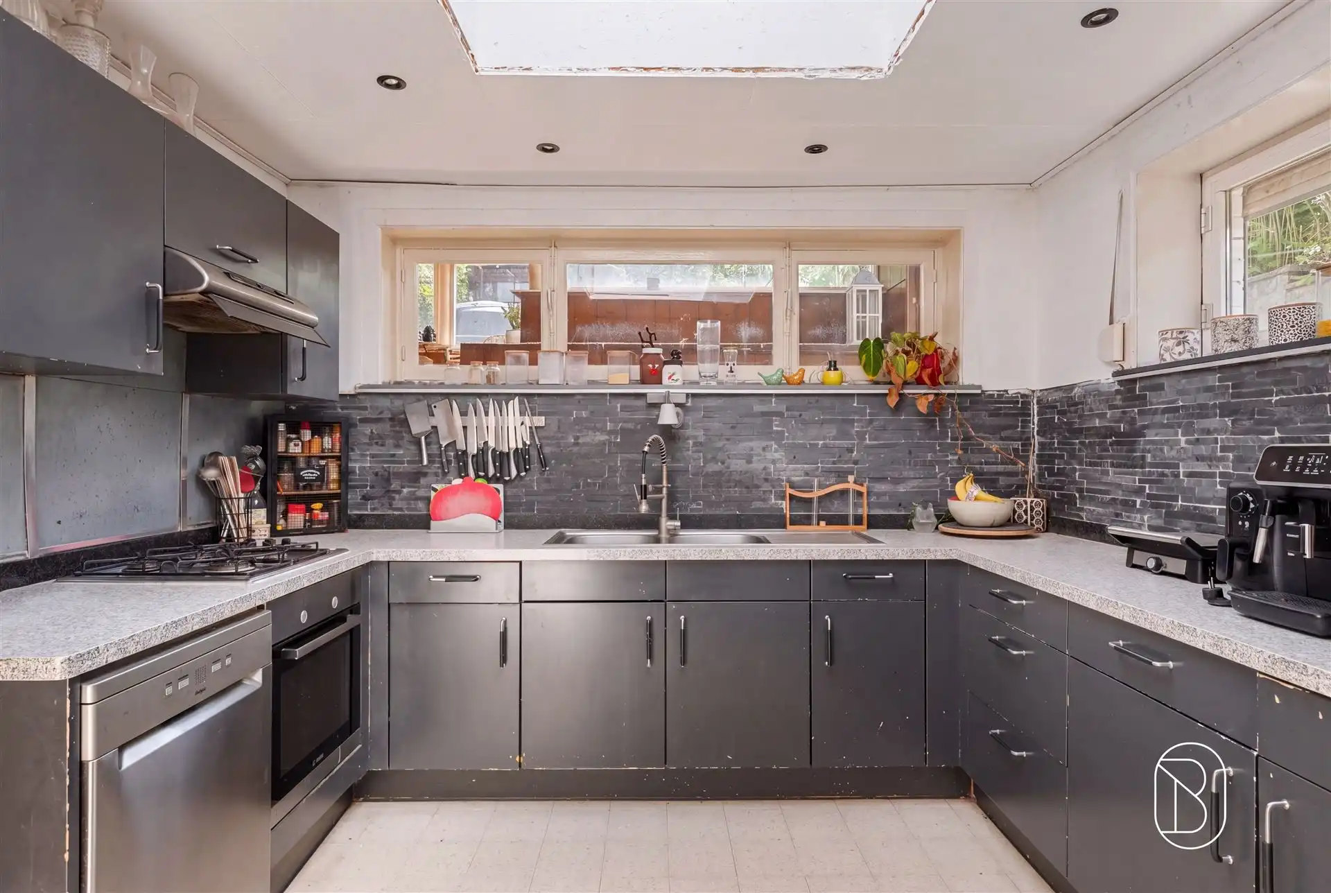 Bel-etagewoning met 3 slpk, garage en tuin in Vloesberg foto 11