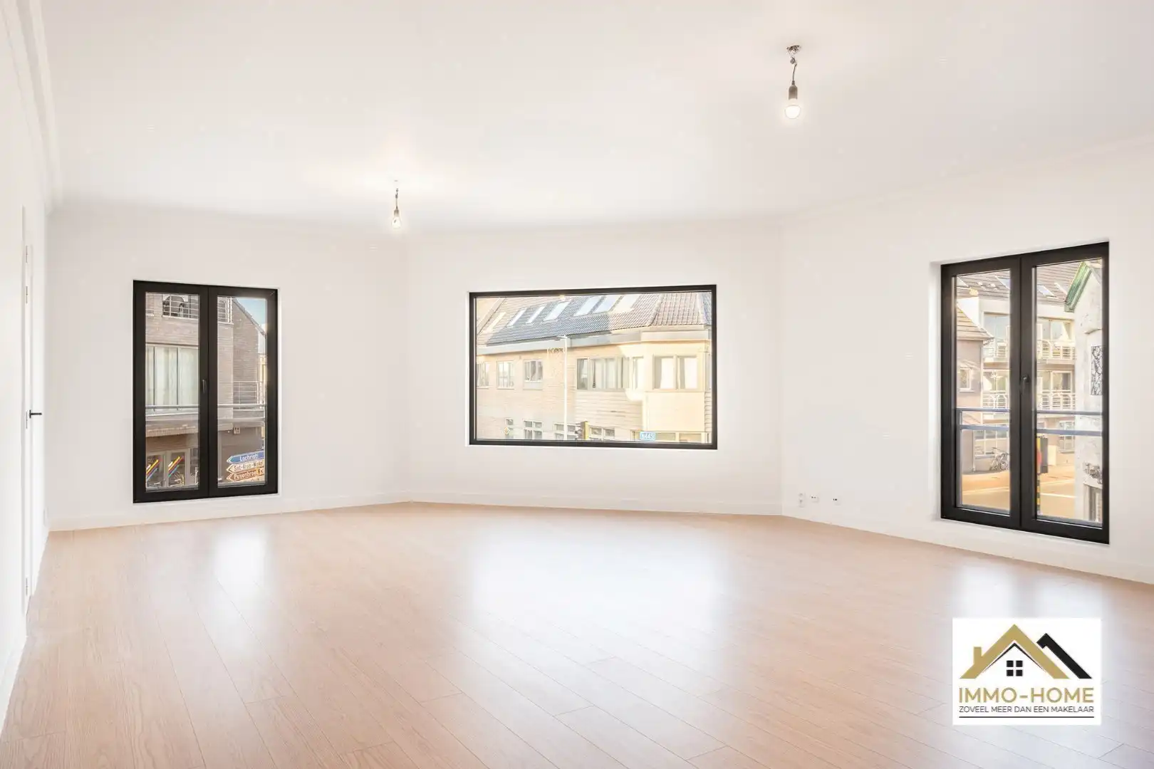 Ruim instapklaar appartement met twee slaapkamers foto {{pictureIndex}}