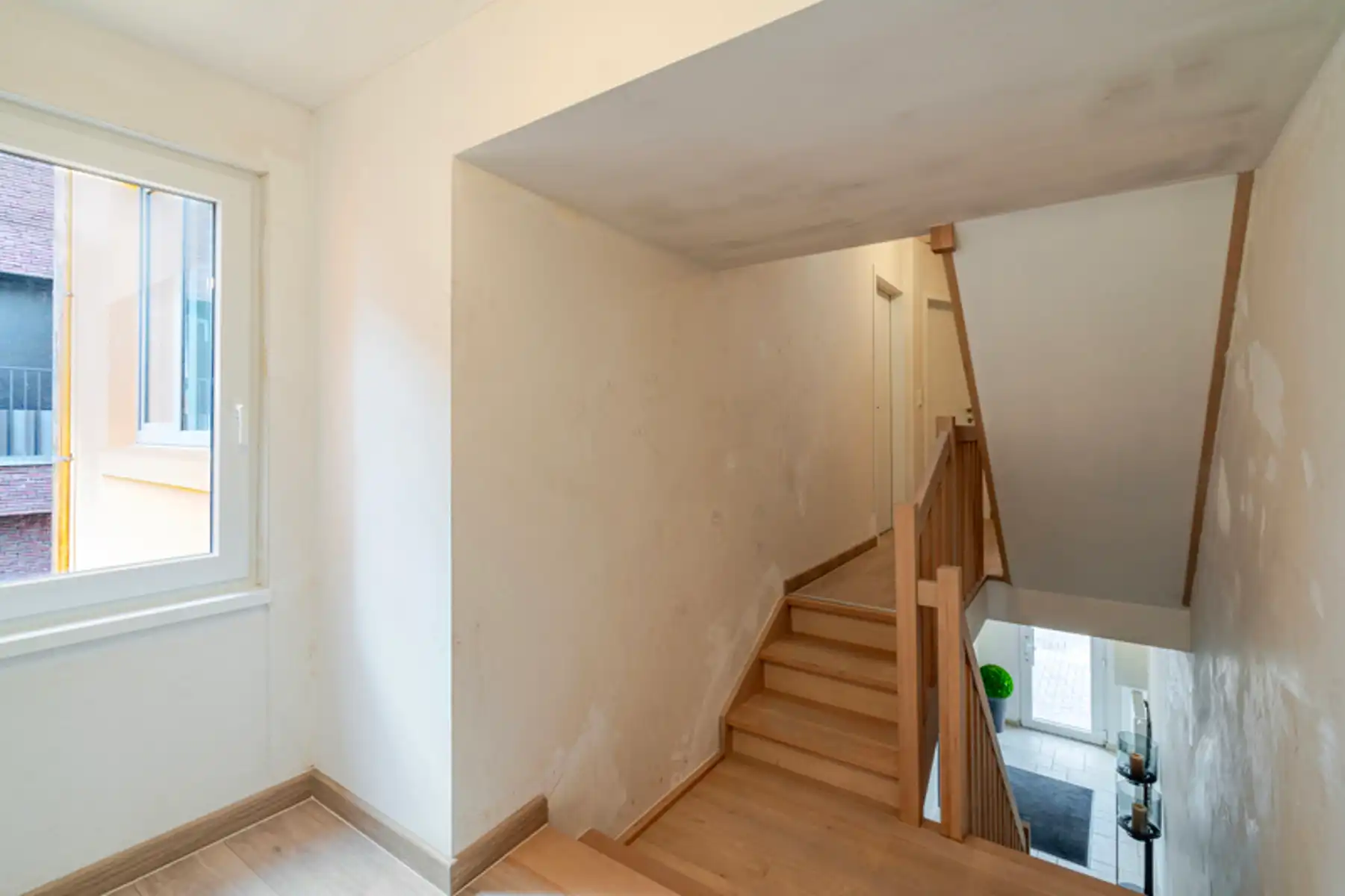 Gerenoveerde gezinswoning met 4 slpk aan station van Beernem foto 12