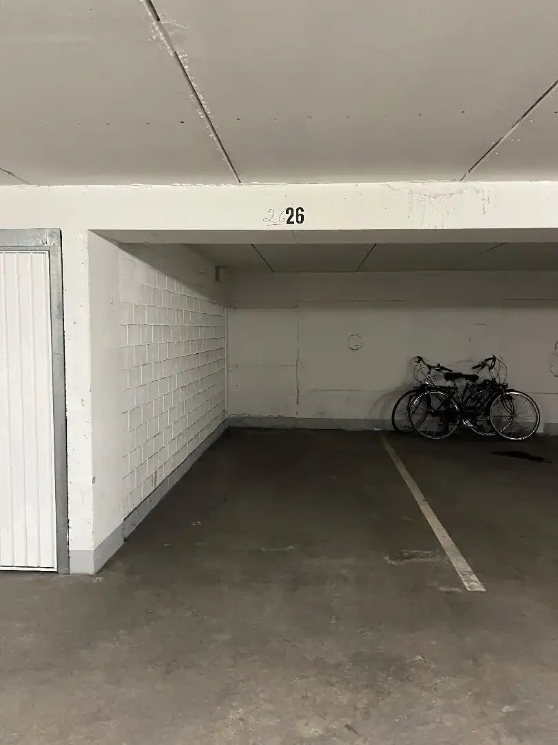 Garagestaanplaats in hartje centrum van Knokke nabij de Lippenslaan en het Albertstrand foto 3