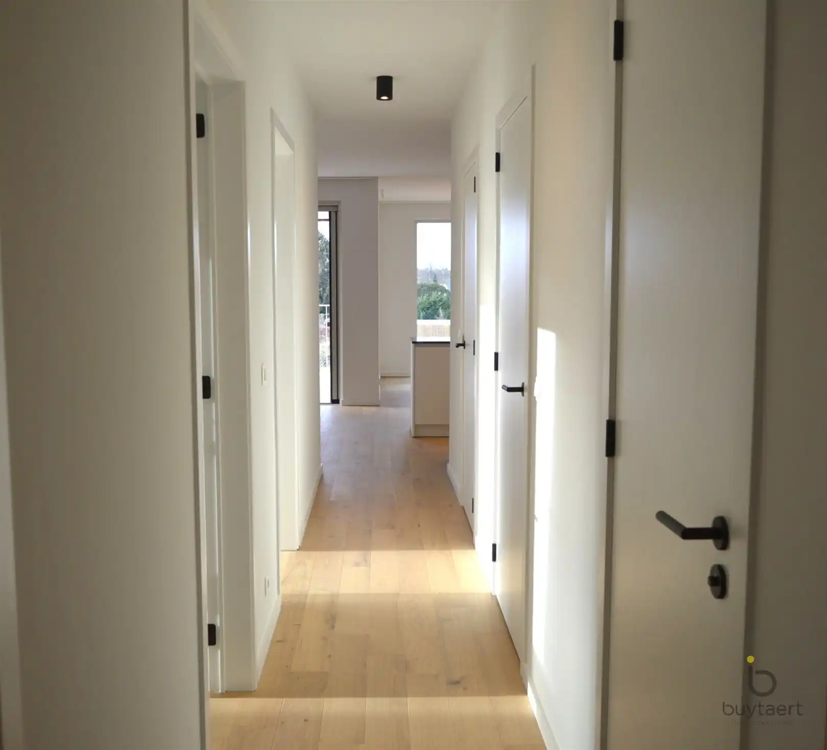 Prachtig nieuwbouw appartement met uniek terras te Zoersel! foto 11