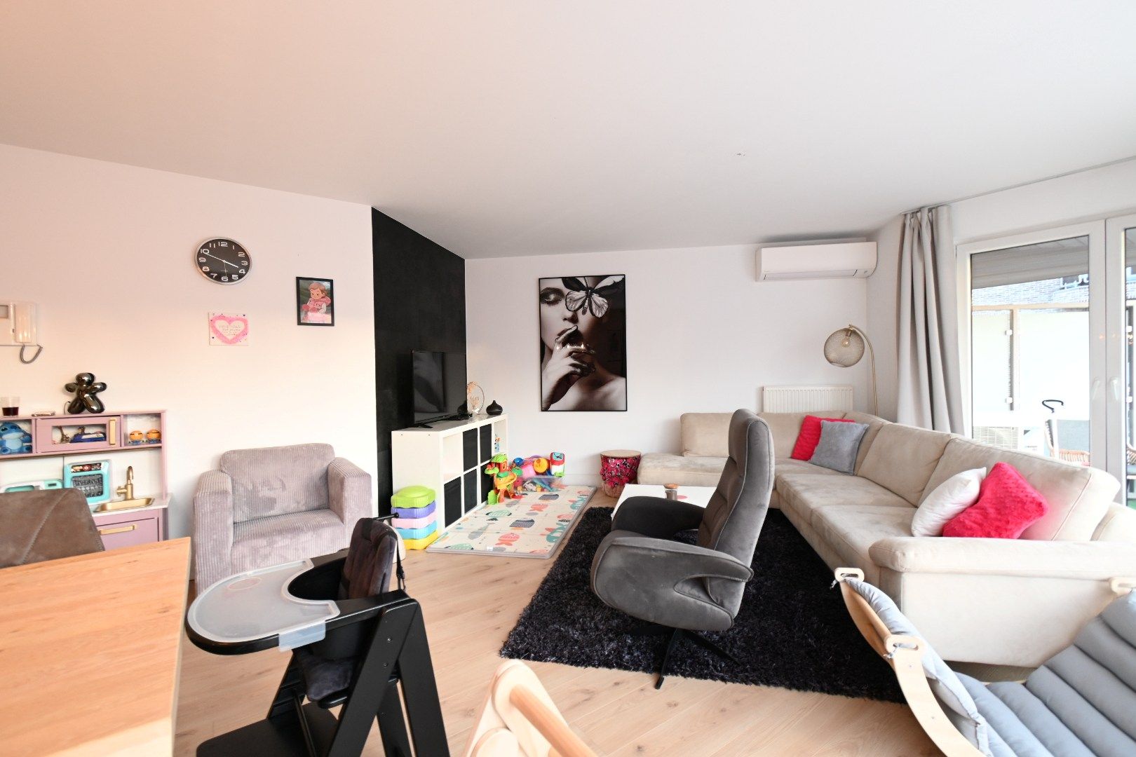 Knap en ruim appartement met 2 slaapkamers in het centrum van Lanaken foto 4