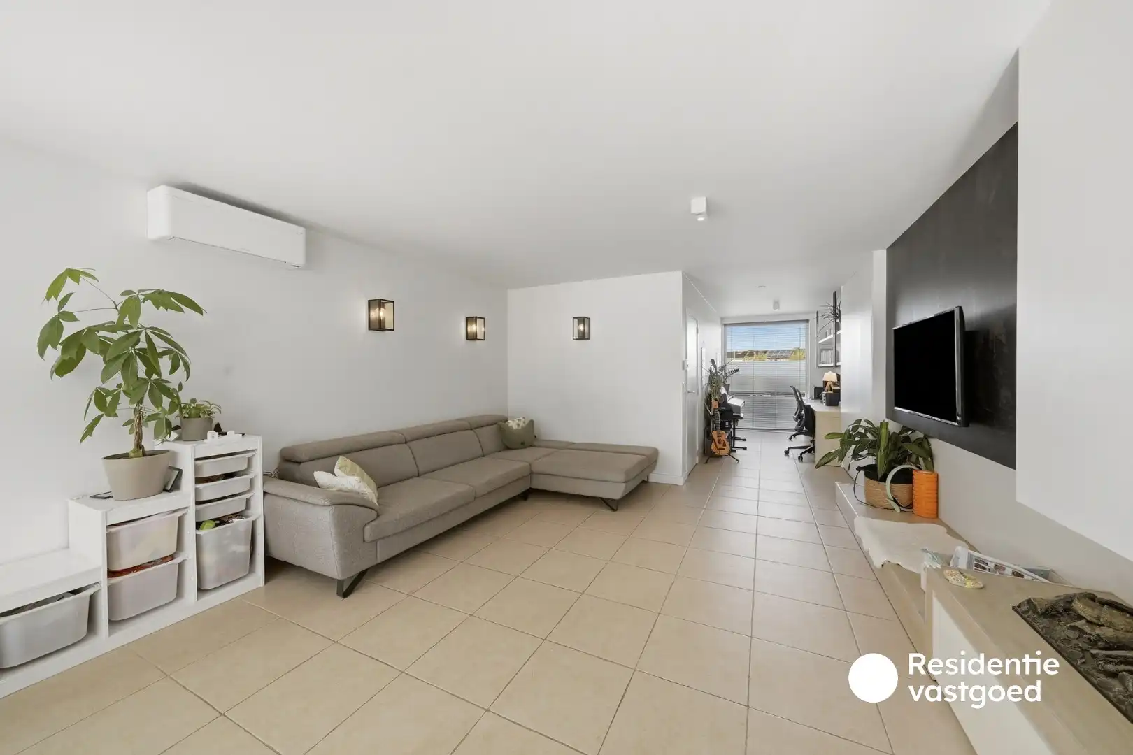 Instapklare woning te koop met garage en tuin! foto 6