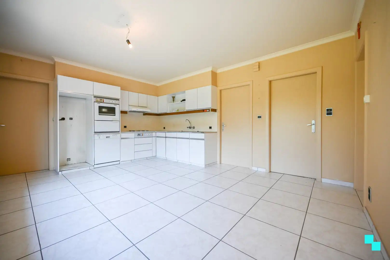 Zeer ruime te renoveren woning met vijf slaapkamers te Bosmolens foto 13