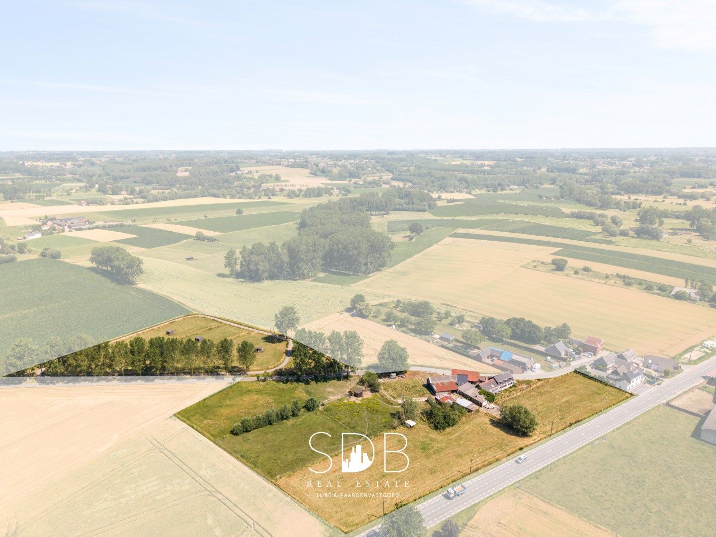 Charmante hoeve met bijgebouwen en graslanden op 27.559m² foto 23