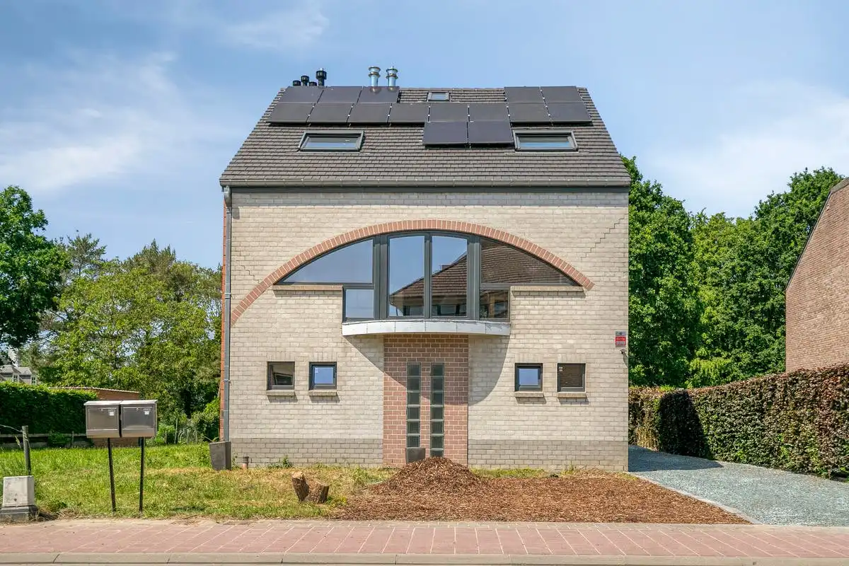 Duplex appartement op uitstekende ligging in Humbeek met ruime tuin en parkeermogelijkheden foto 3