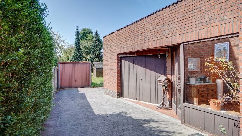 Woonhuis van 205m² met tuin op 7 are 87 ca in half-open-bebouwing foto 16