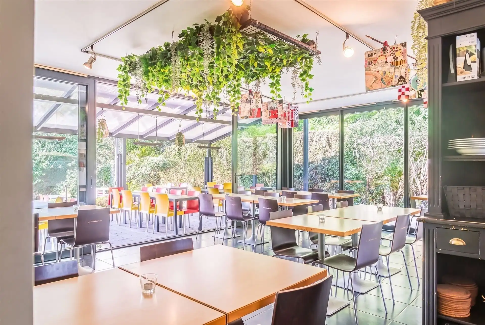 Karakteristiek handelshuis met ruime bovenwoning op toplocatie nabij Maasmechelen foto 10