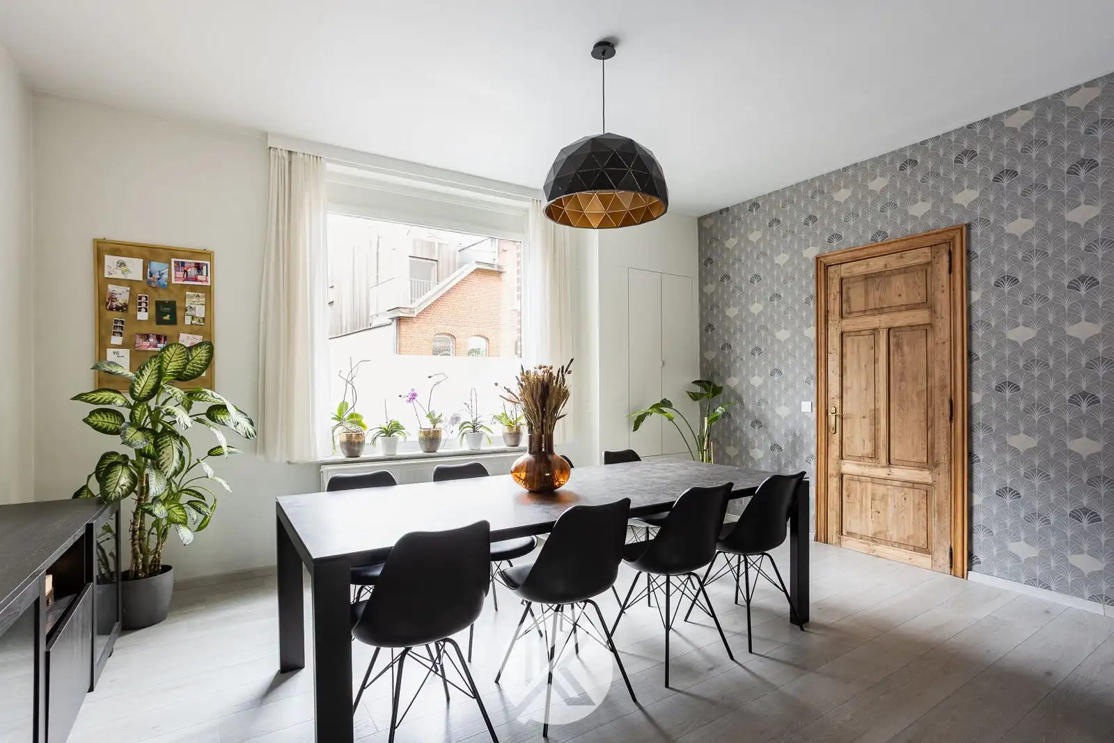 Stijlvol gerenoveerde woning op leuke ligging foto 6