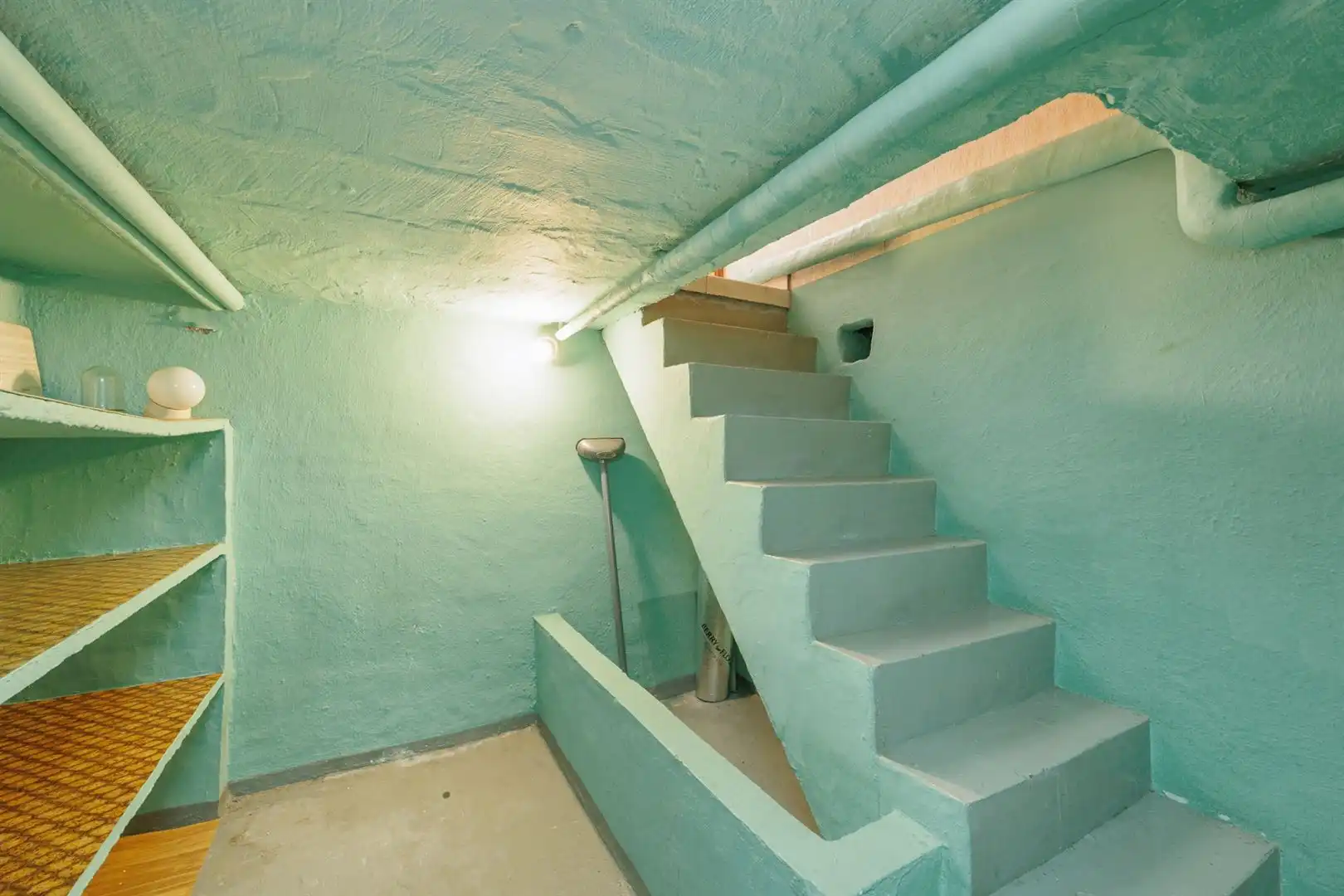 Instapklare woning met garage en tuin! foto 18