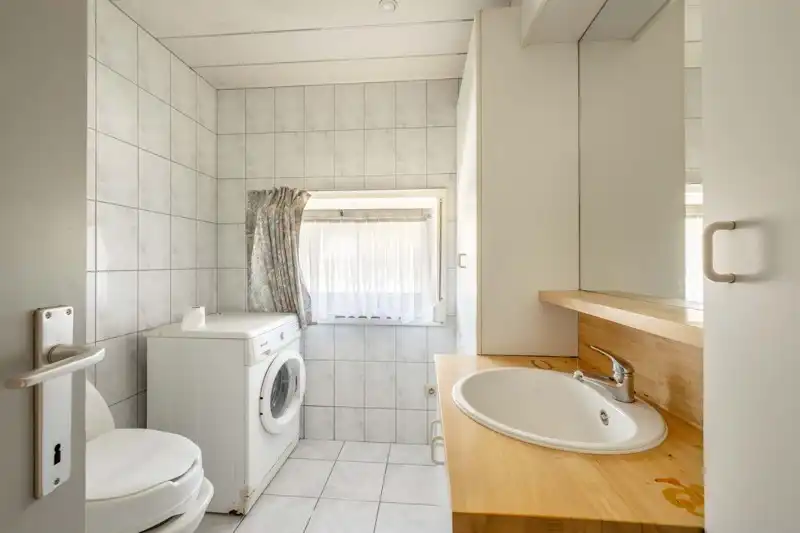 Grondig te renoveren woning op ruim perceel van 1384 m²  TE KOOP in Wielsbeke!⭐ foto 8