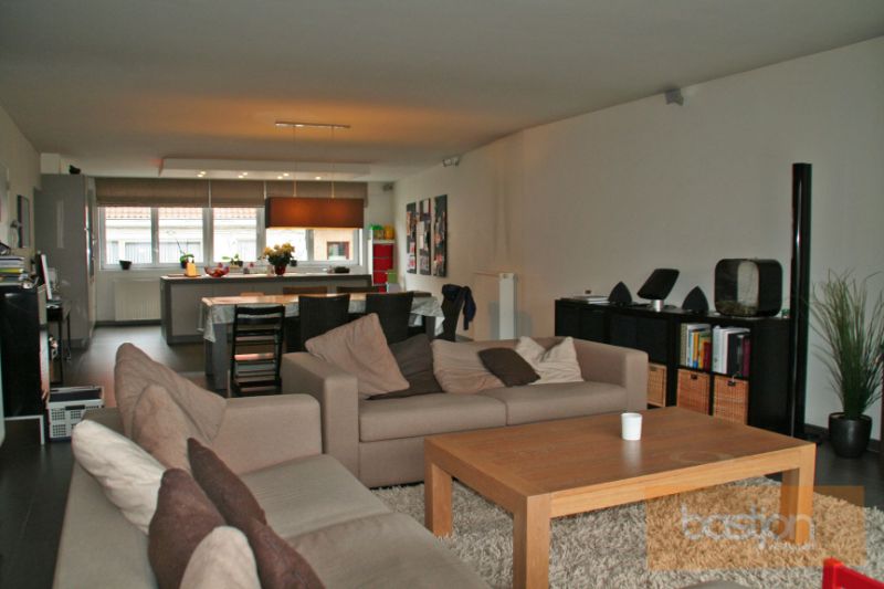 TE KOOP: Handelspand + Duplexappartement in hartje Kuurne foto 8