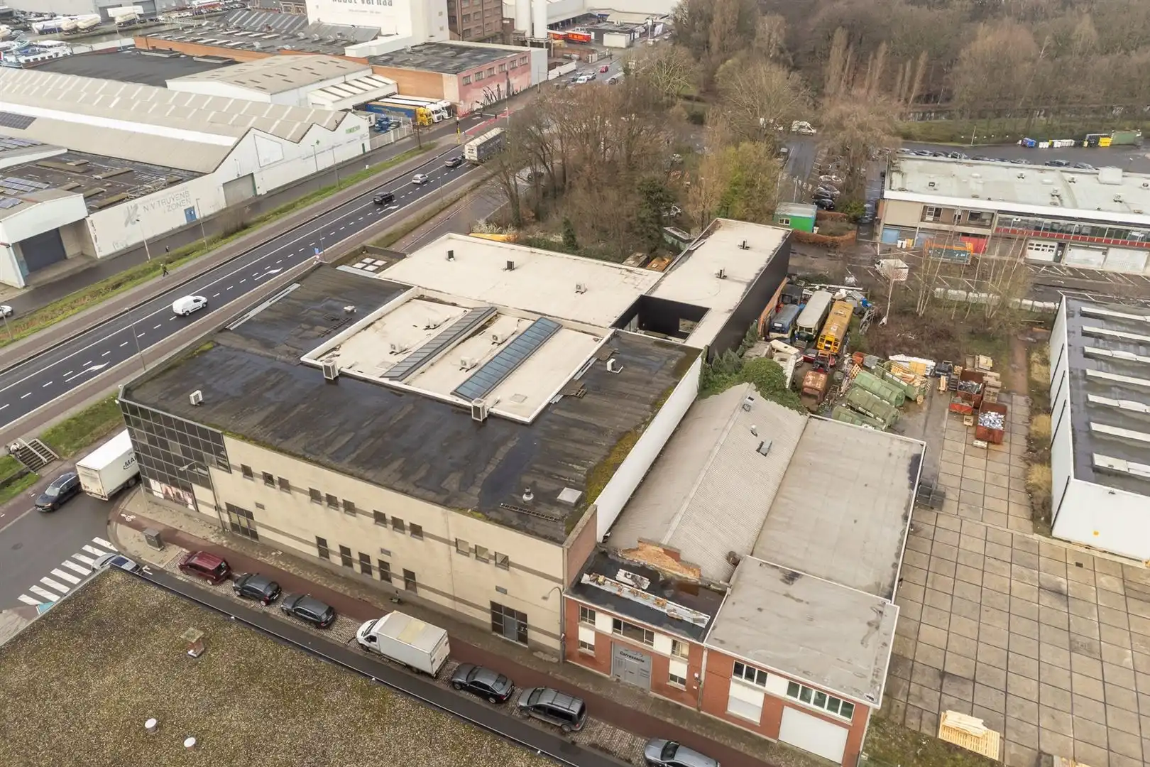 Multifunctioneel bedrijfsgebouw aan brug van den Azijn foto 22