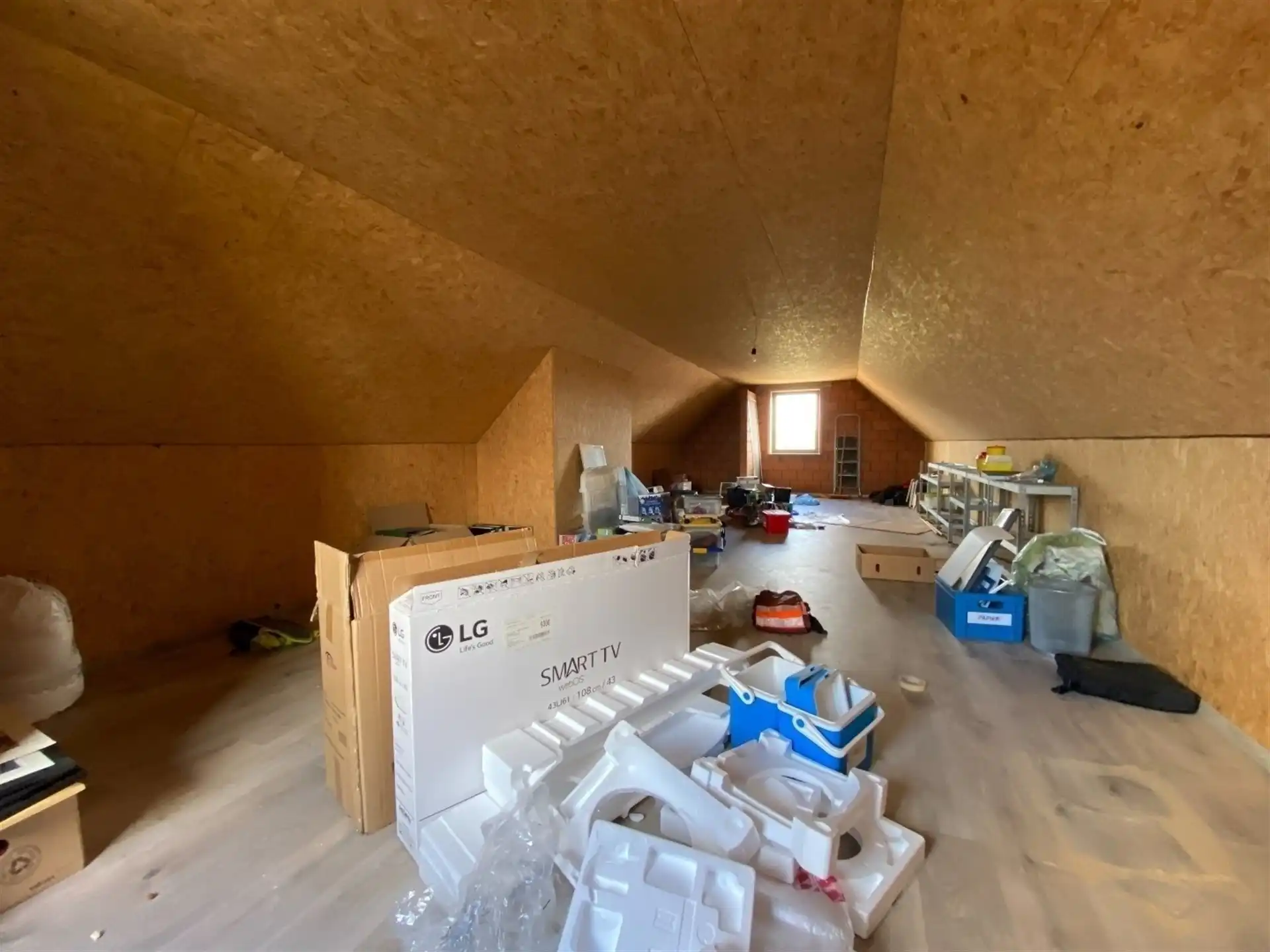 Gunstig gelegen dakappartement met autostaanplaats. foto 17