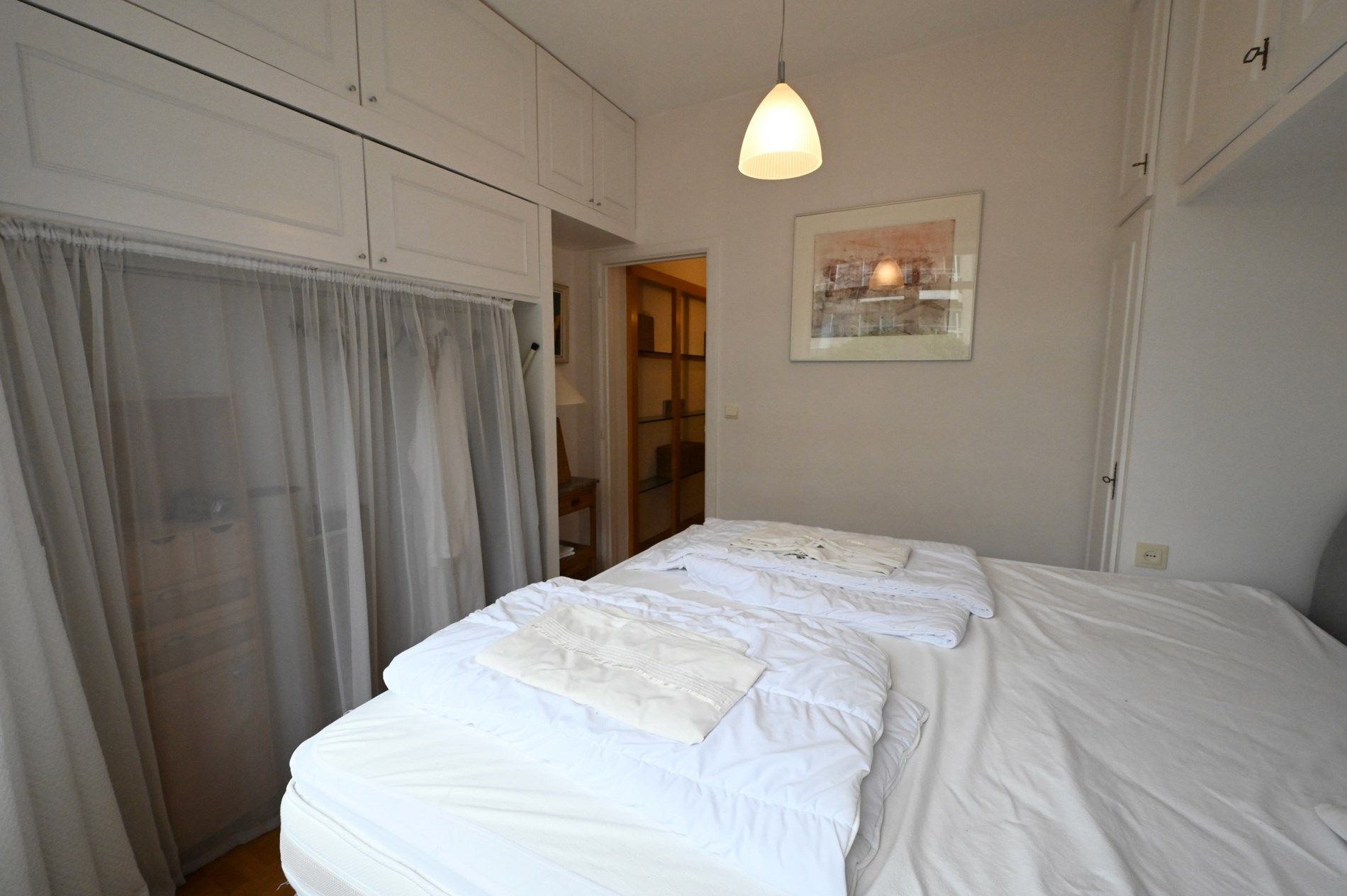 GEMEUBELD: Lichtrijk 1-kamer appartement gelegen aan de zonnekant van de Koningslaan. foto 12