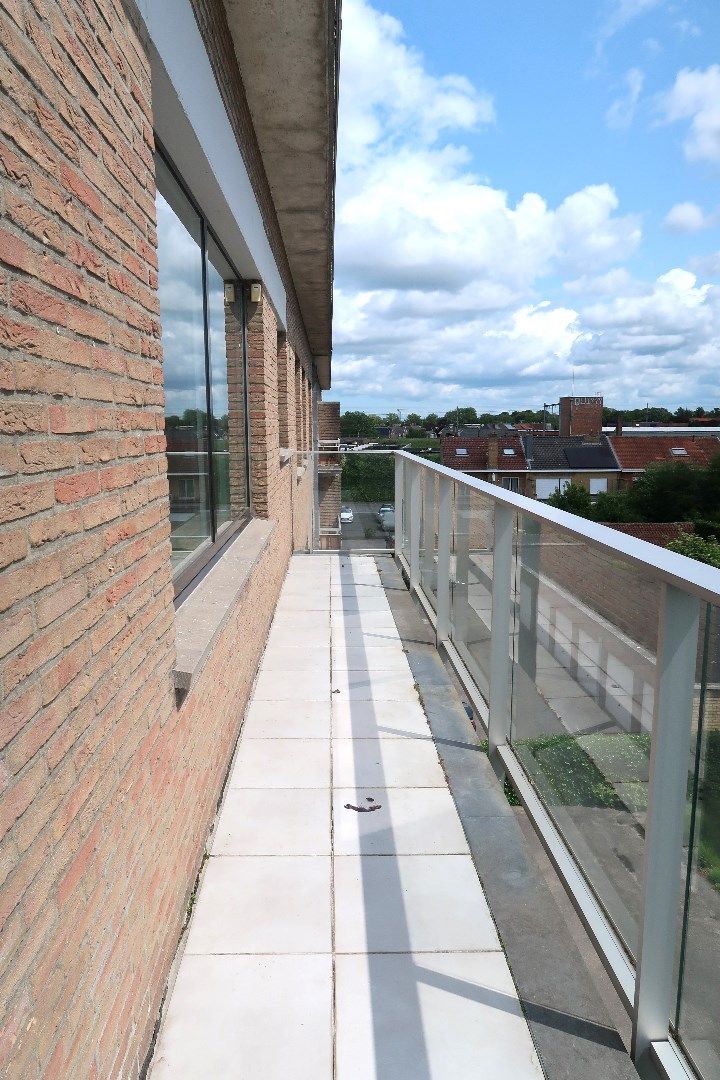Ruim appartement met 3 slaapkamers foto 16