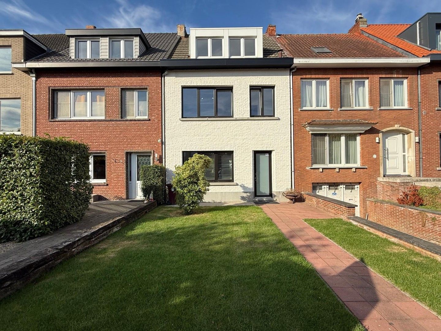 INSTAPKLARE WONING MET TUIN foto {{pictureIndex}}