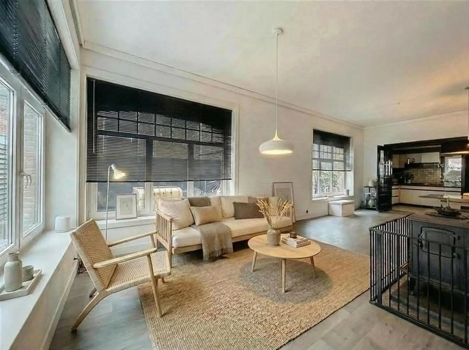 half open bebouwing met 3 slaapkamers, zwembad en garage op perceel van 312m²  foto 7