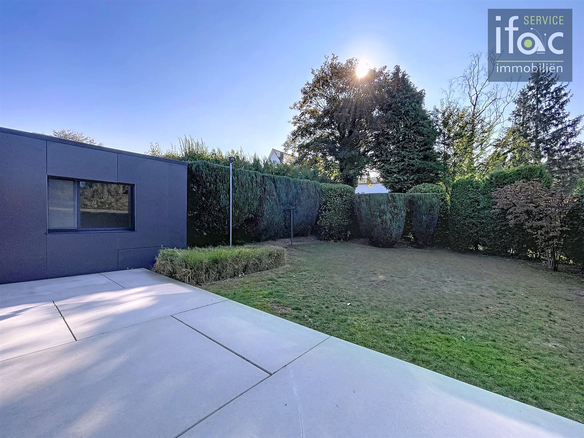 Gerenoveerde villa met 4 ruime slaapkamers foto 6
